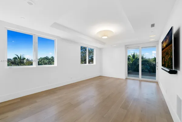 $6,200,000 | 3535 Hiawatha Avenue, Unit 403, Miami, FL 33133