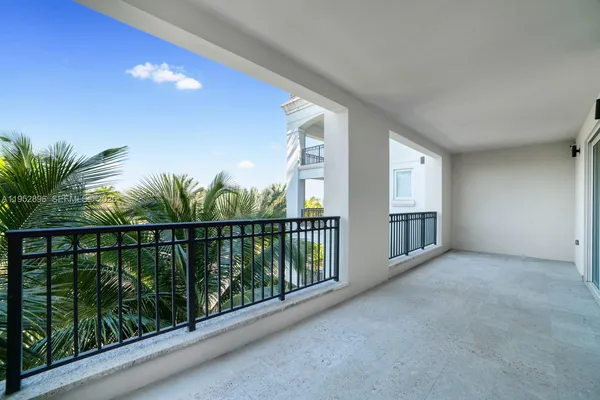 $6,200,000 | 3535 Hiawatha Avenue, Unit 403, Miami, FL 33133