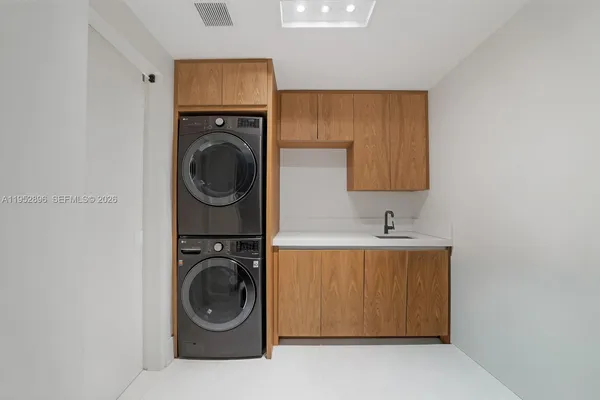 $6,200,000 | 3535 Hiawatha Avenue, Unit 403, Miami, FL 33133