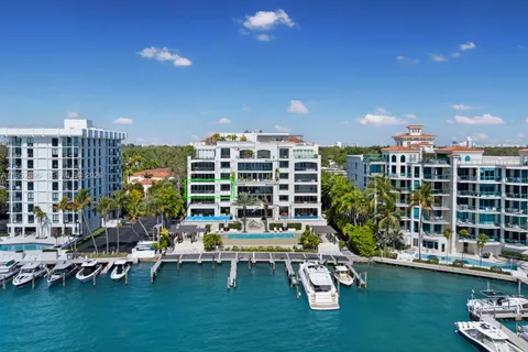 $6,200,000 | 3535 Hiawatha Avenue, Unit 403, Miami, FL 33133