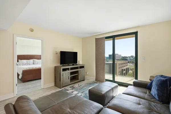$209,000 | 300 South Duval Street, Unit 1510, Tallahassee, FL 32301