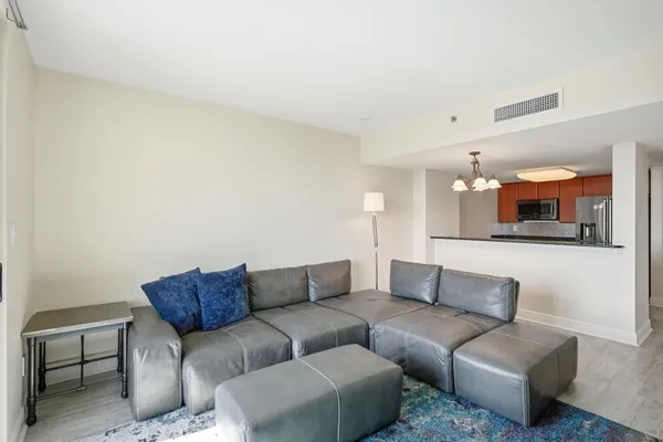 $209,000 | 300 South Duval Street, Unit 1510, Tallahassee, FL 32301