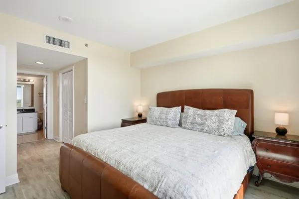 $209,000 | 300 South Duval Street, Unit 1510, Tallahassee, FL 32301