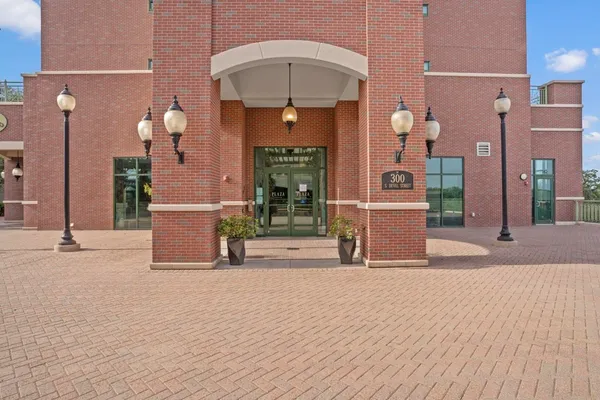 $209,000 | 300 South Duval Street, Unit 1510, Tallahassee, FL 32301