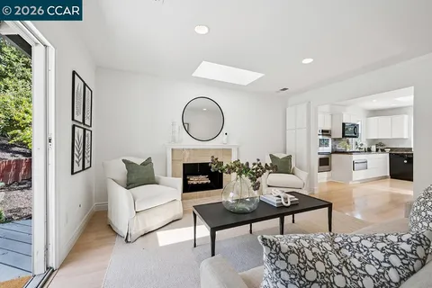 $1,250,000 | 8 Ketelsen Court, Moraga, CA 94556