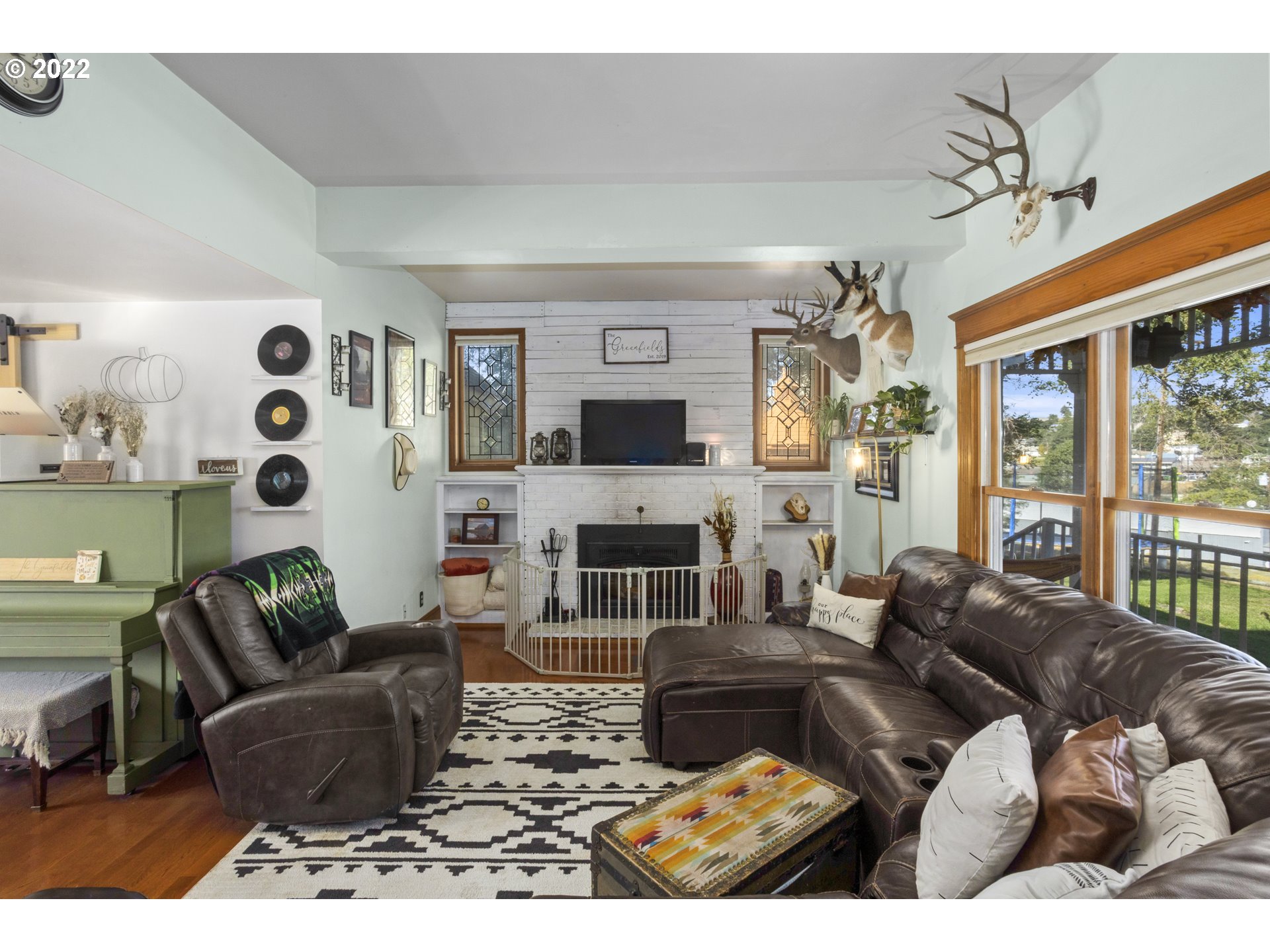 3003 1st Street Moro, OR 97039 - Photo 15 of 32 Living Room