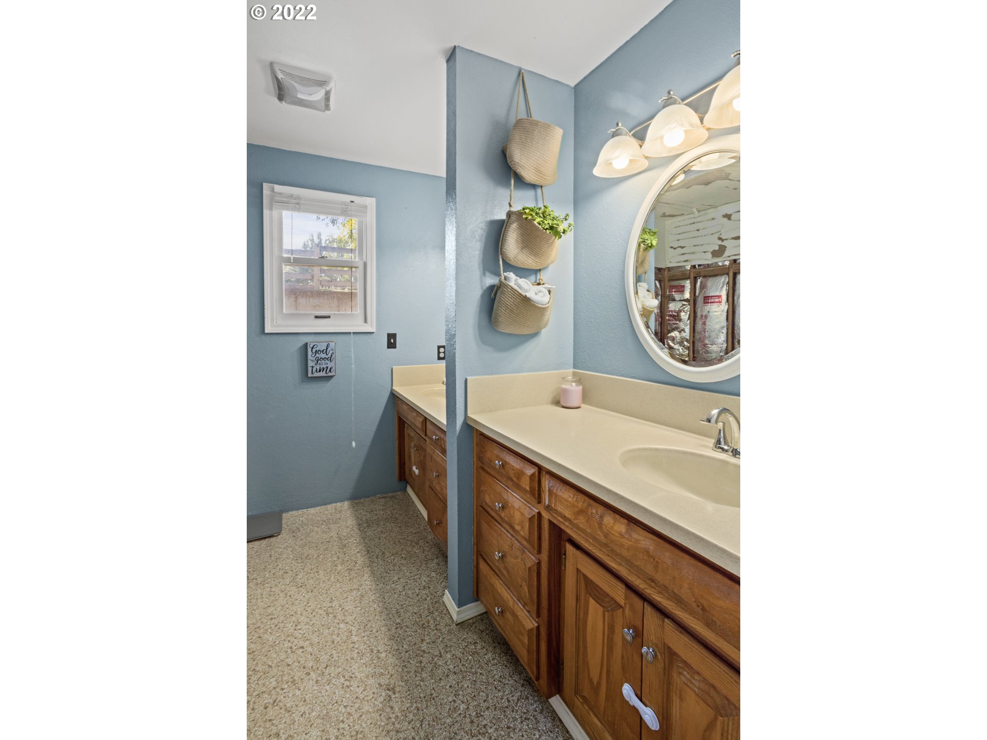 3003 1st Street Moro, OR 97039 - Photo 21 of 32 Attached Bathroom