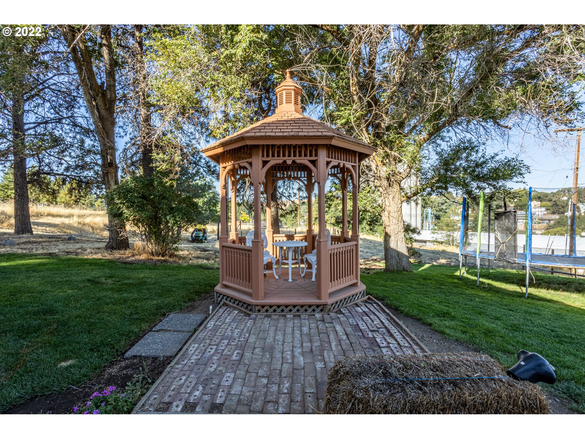 3003 1st Street Moro, OR 97039 - Photo 7 of 32 Gazebo