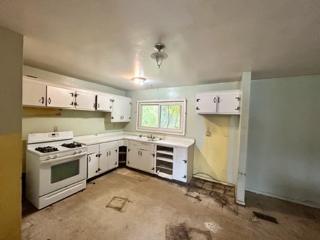 3944 Mitthoeffer Road Indianapolis, IN 46235 - Photo 5 of 10 Gallery Image 5