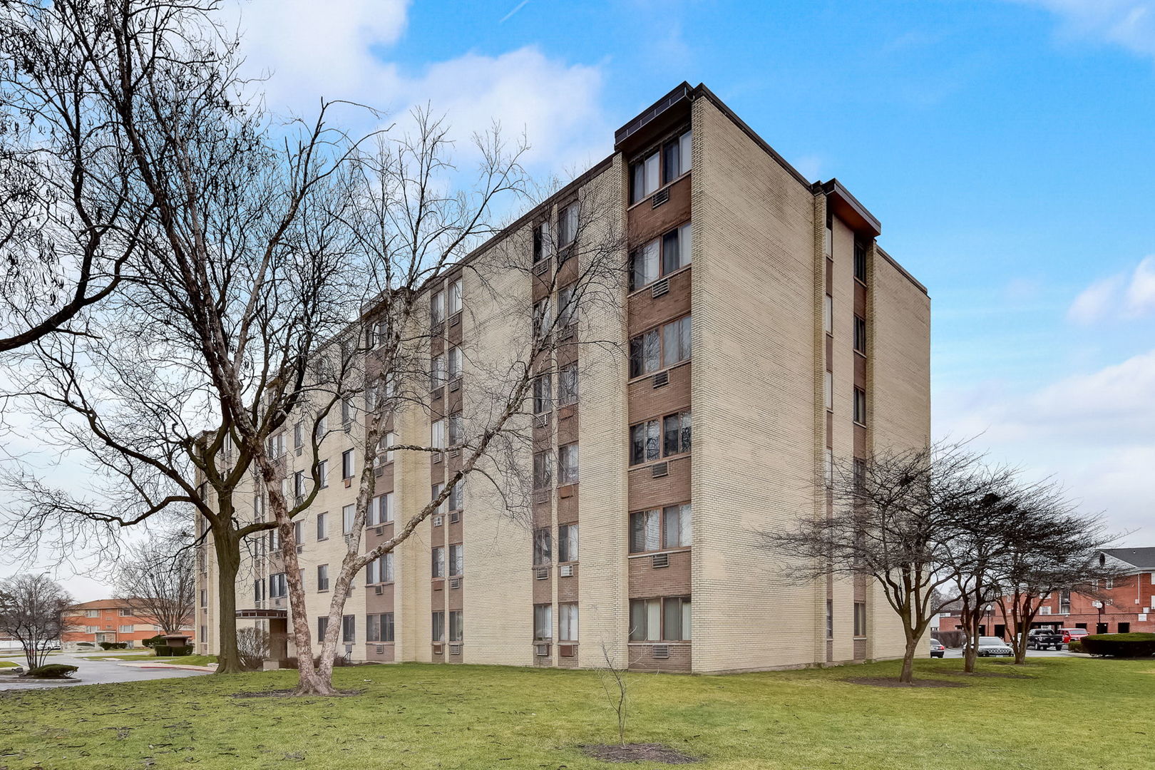 9740 South Pulaski Road, Unit 401 Oak Lawn, IL 60453 - Photo 1 of 31 Gallery Image 1