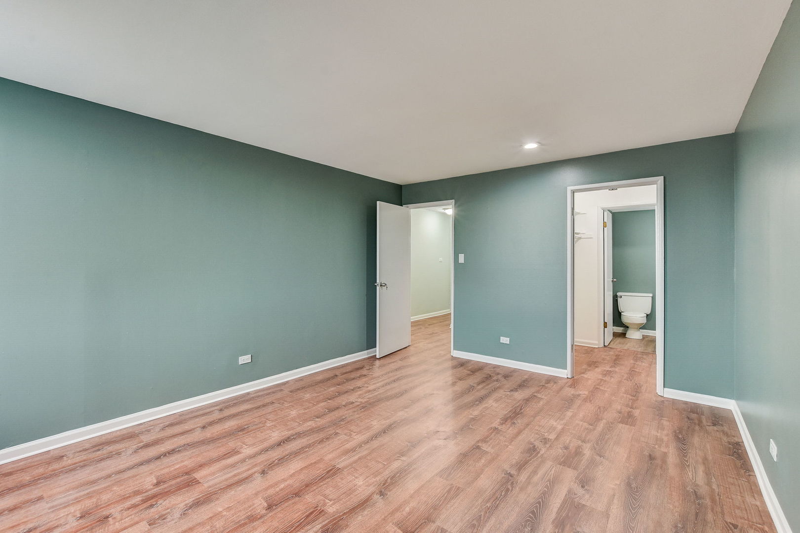9740 South Pulaski Road, Unit 401 Oak Lawn, IL 60453 - Photo 18 of 31 Gallery Image 18