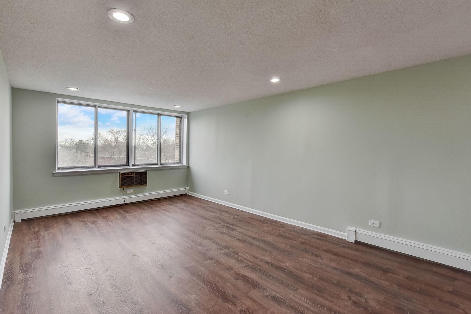 9740 South Pulaski Road, Unit 401 Oak Lawn, IL 60453 - Photo 3 of 31 Gallery Image 3