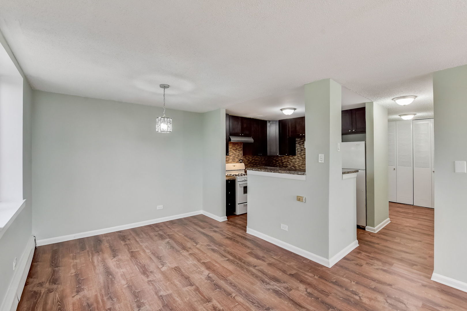 9740 South Pulaski Road, Unit 401 Oak Lawn, IL 60453 - Photo 5 of 31 Gallery Image 5