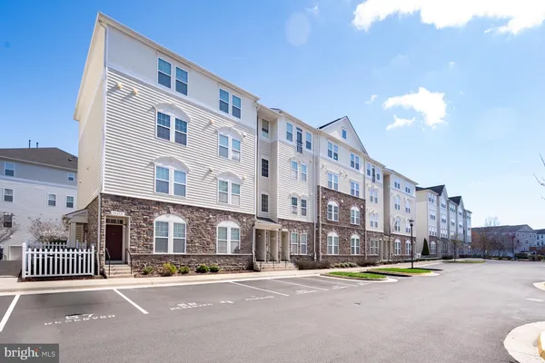 $450,000 | 24672 Byrne Meadow Square, Aldie, VA 20105