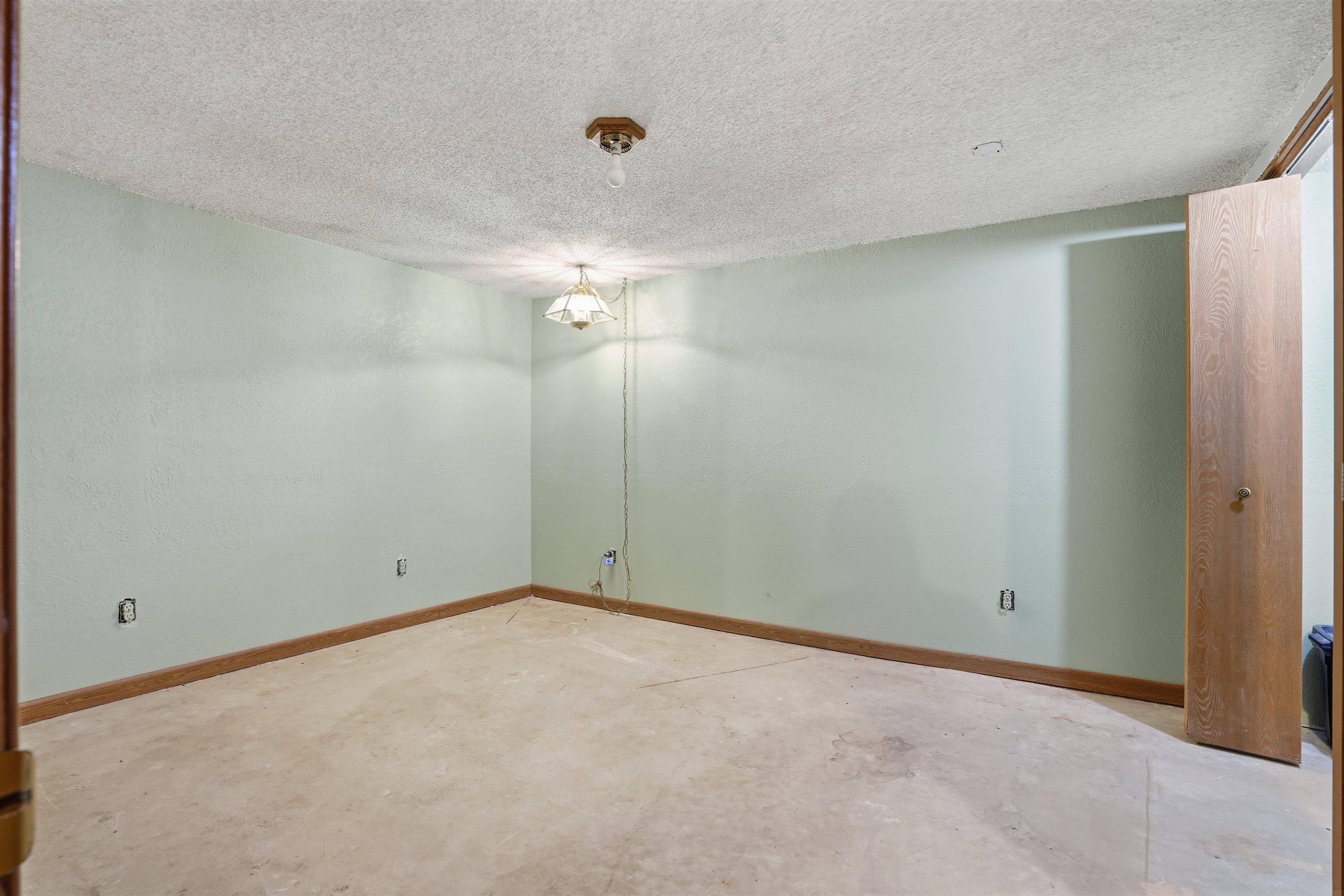 14009 120th Street Maynard, IA 50655 - Photo 19 of 43 Gallery Image 19