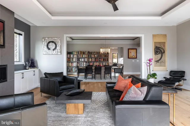 a view of a livingroom with wooden floor and closet