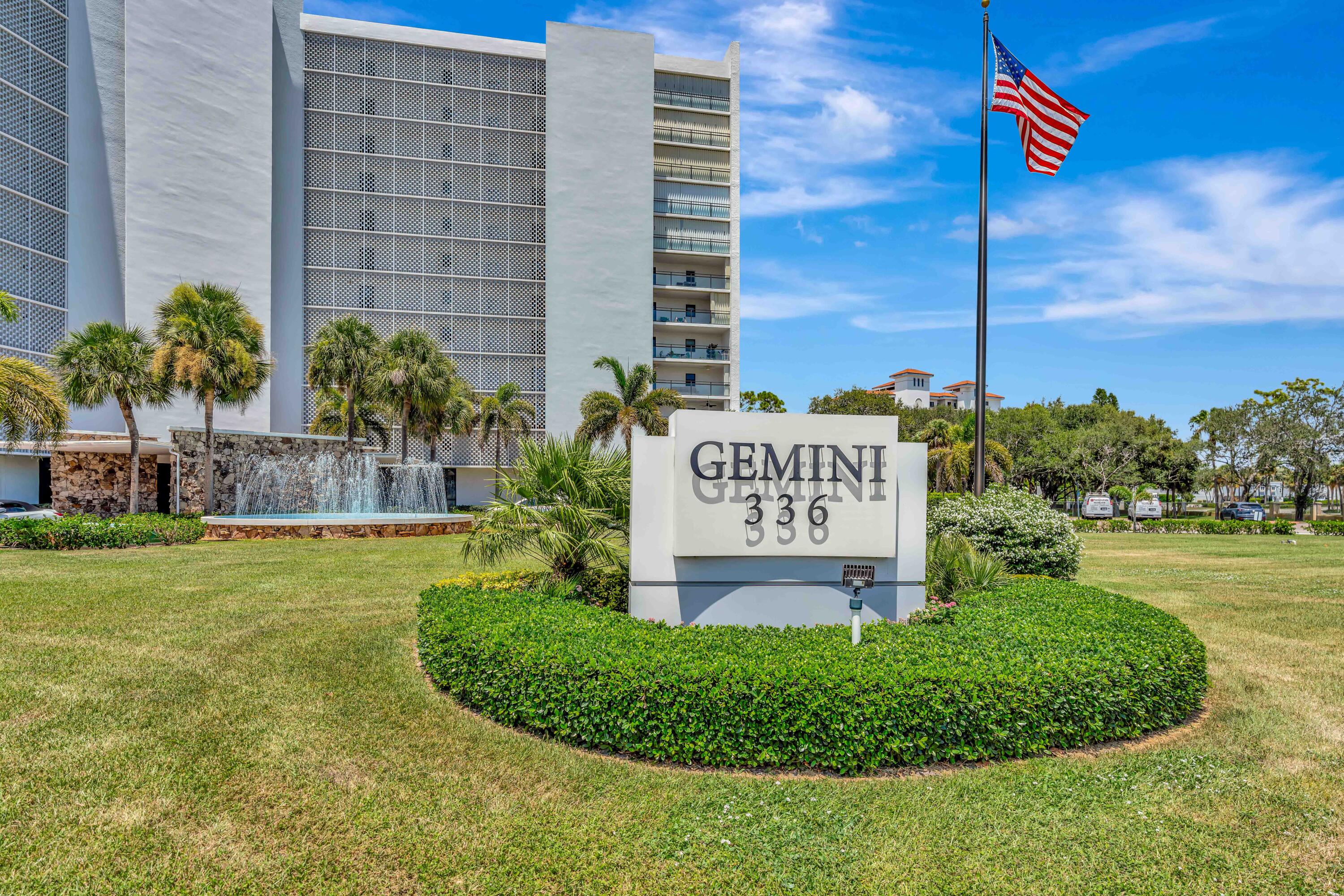 336 Golfview Road, Unit 1104 North Palm Beach, FL 33408 - Photo 52 of 54 a sign on the side of the building