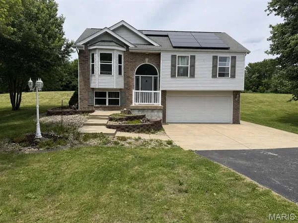 $365,000 | 3707 Torch Club Road, Alton, IL 62002