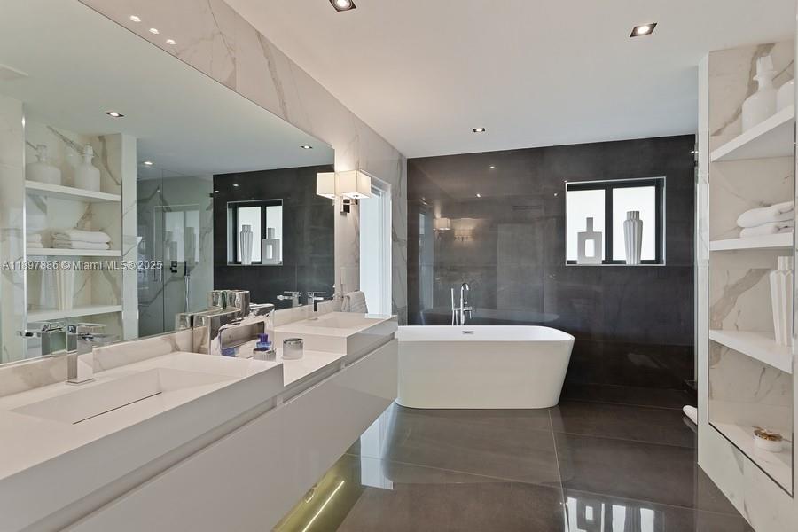 7972 Biscayne Point Circle Miami Beach, FL 33141 - Photo 13 of 26