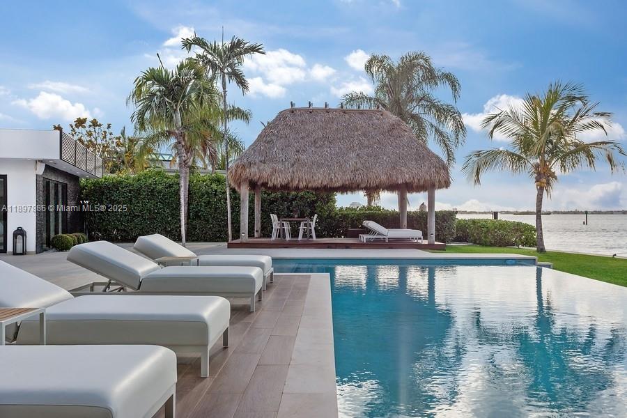 7972 Biscayne Point Circle Miami Beach, FL 33141 - Photo 22 of 26