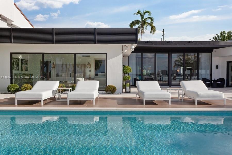 7972 Biscayne Point Circle Miami Beach, FL 33141 - Photo 25 of 26