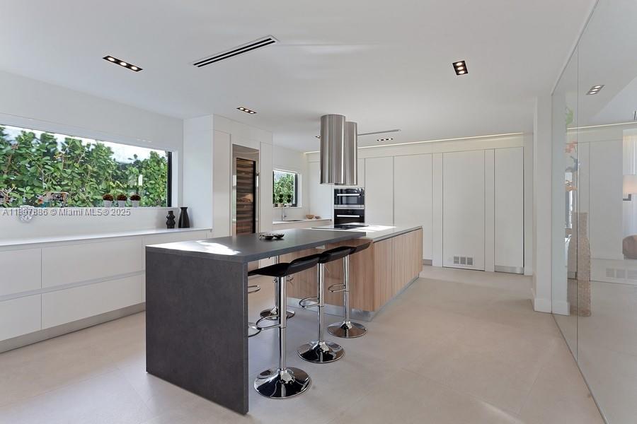 7972 Biscayne Point Circle Miami Beach, FL 33141 - Photo 8 of 26