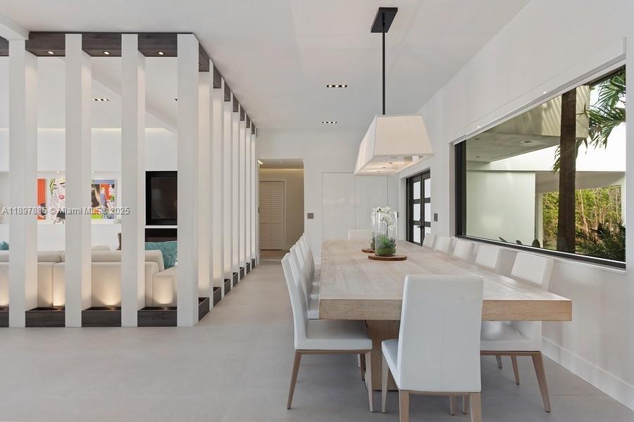 7972 Biscayne Point Circle Miami Beach, FL 33141 - Photo 9 of 26