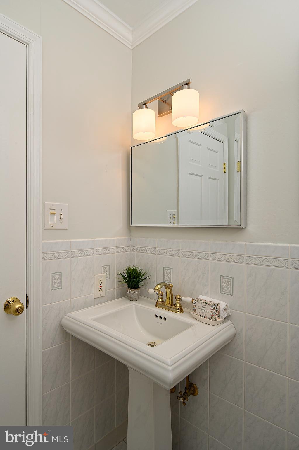 3887 Cotter Drive Edgewater, MD 21037 - Photo 25 of 50 Bathroom 2 Vanity