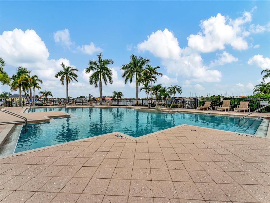 1022 Bellasol Way, Unit 5302 Apollo Beach, FL 33572 - Photo 33 of 43