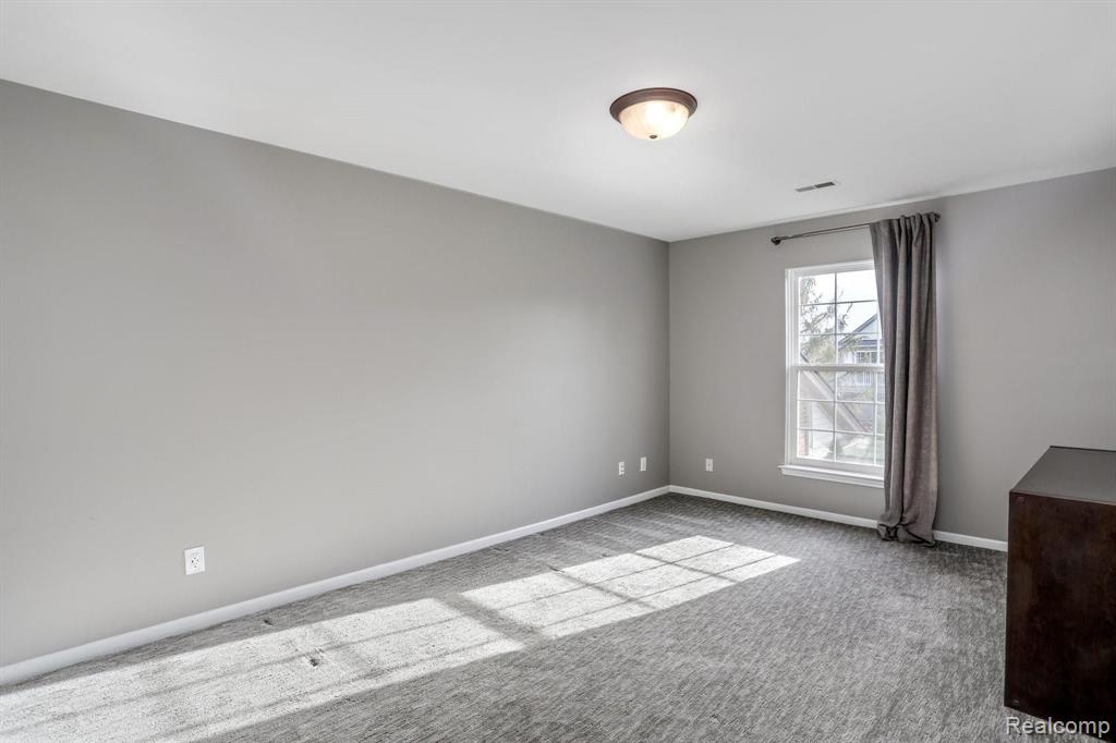 3601 Oakmonte Boulevard Rochester, MI 48306 - Photo 15 of 29