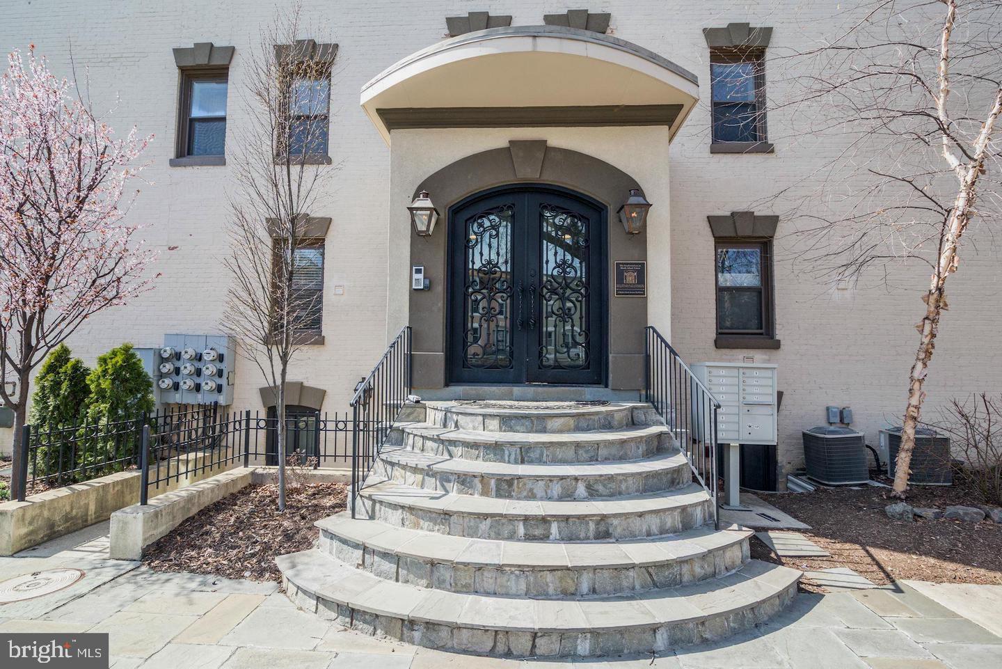 6 Rhode Island Avenue Northwest, Unit 7 Washington, DC 20001 - Photo 2 of 15