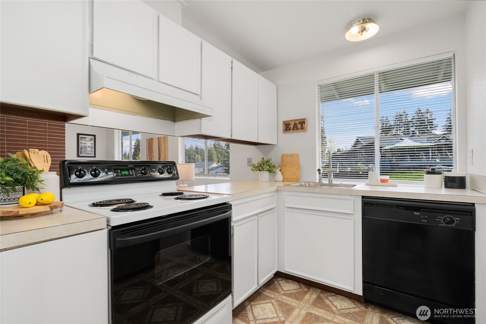 16220 Southeast 132nd Street Renton, WA 98059 - Photo 8 of 27