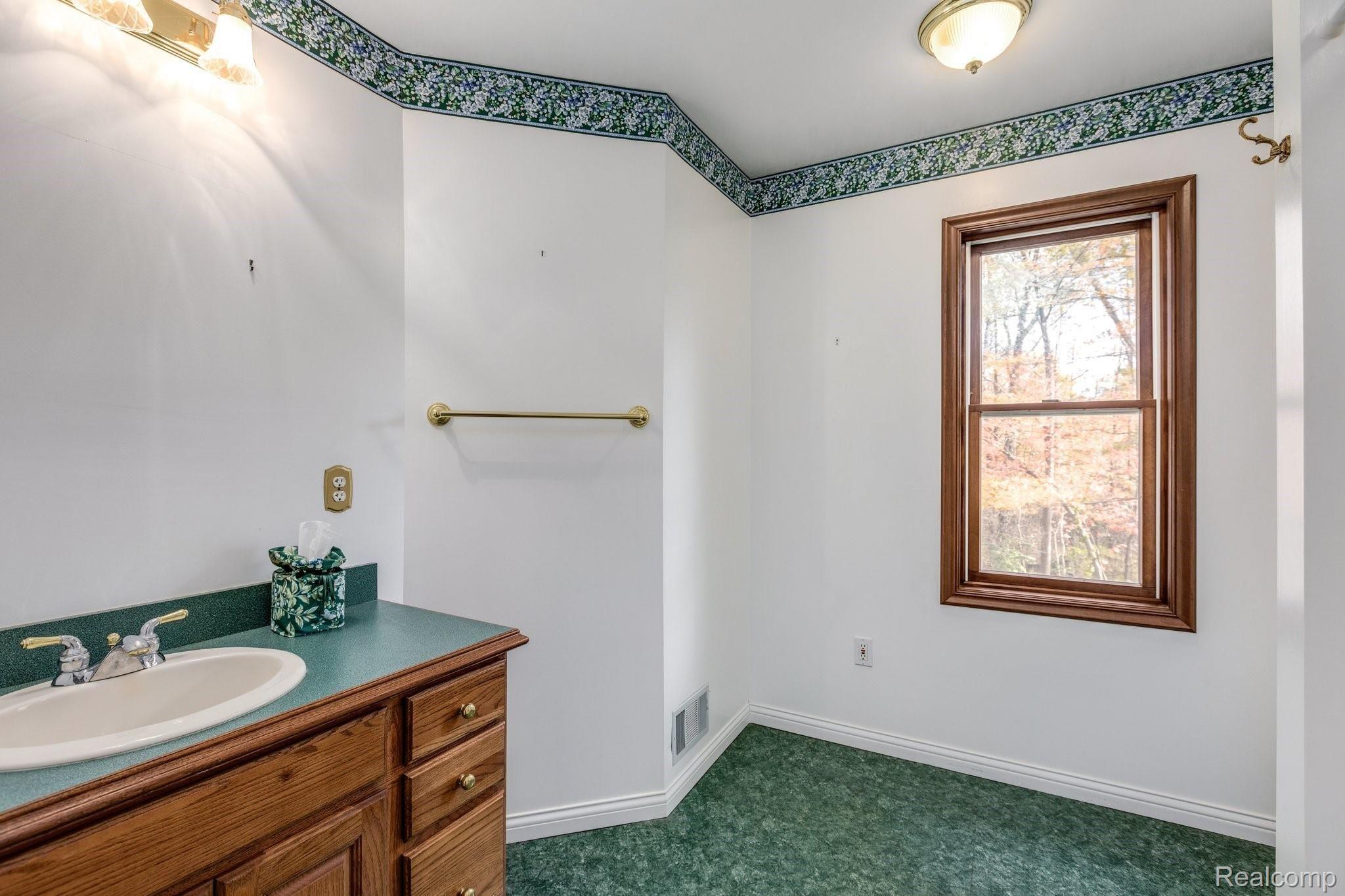 5490 Blood Road Metamora, MI 48455 - Photo 26 of 39 2nd Floor Full Bathroom
