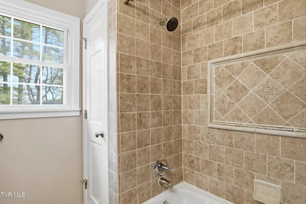 $475,000 | 1270 Crestview Drive, Wytheville, VA 24382