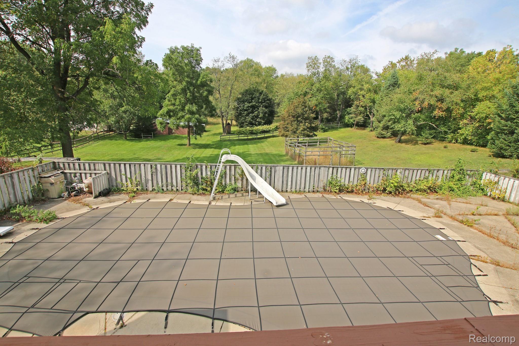 3700 Rohr Road Lake Orion, MI 48359 - Photo 43 of 55 43) Backyard.jpg