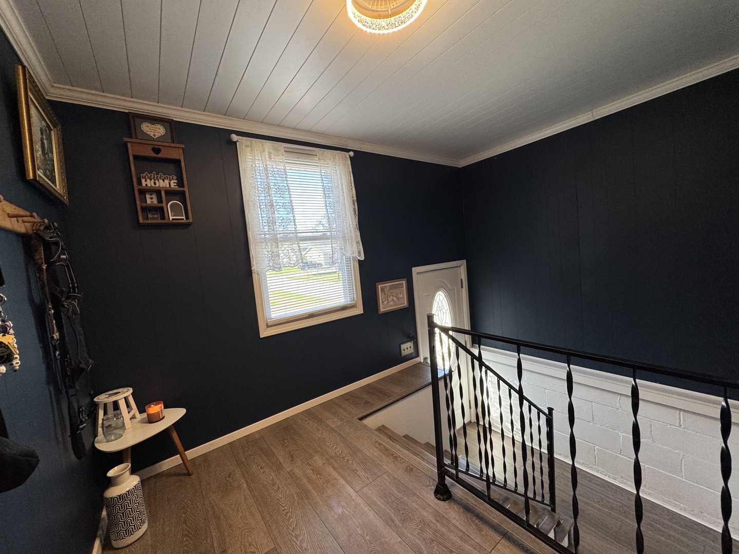 212 Mitchell Street Benton, IL 62812 - Photo 12 of 40 a view of livingroom with furniture and wooden floor