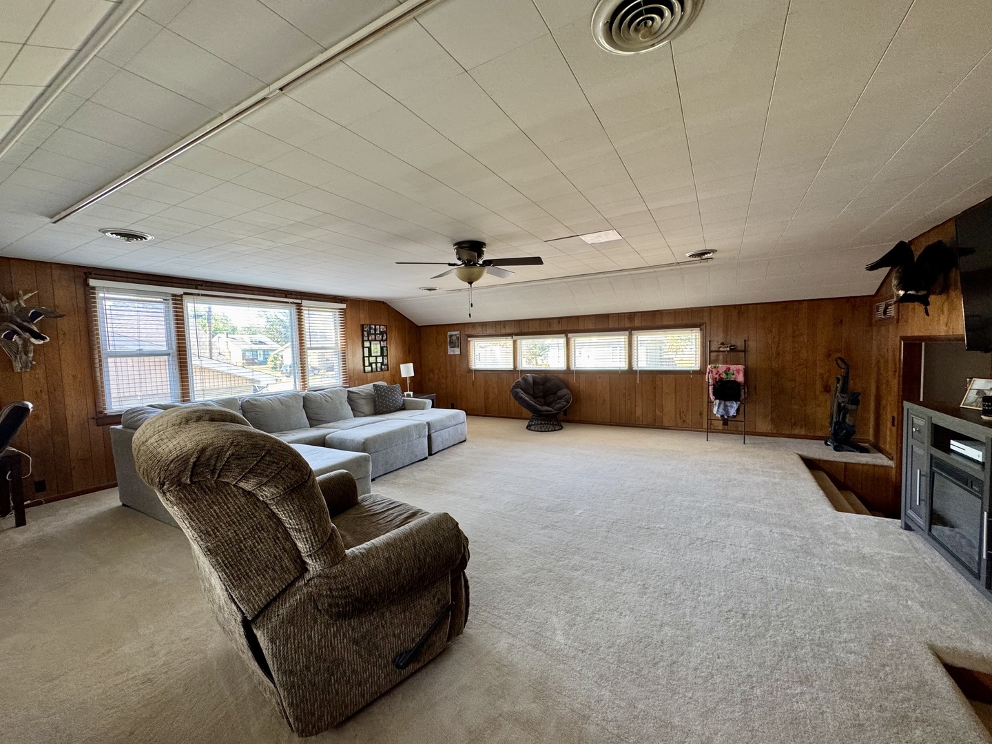 212 Mitchell Street Benton, IL 62812 - Photo 19 of 40 a living room with furniture a couch and large window