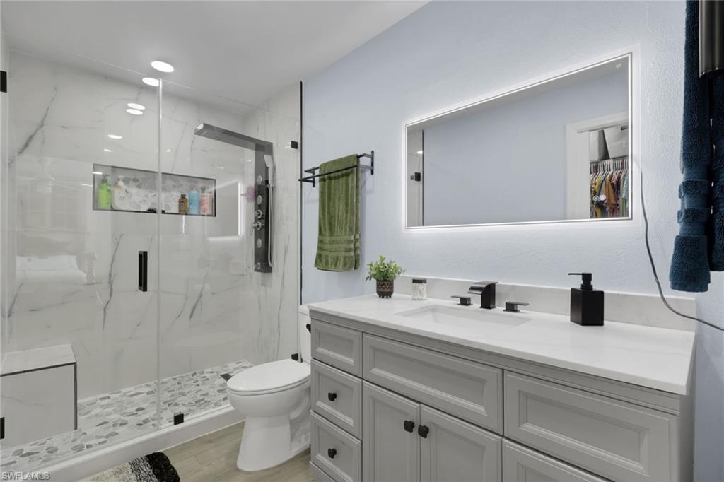 4075 24th Avenue Northeast Naples, FL 34120 - Photo 10 of 21 Master bathroom