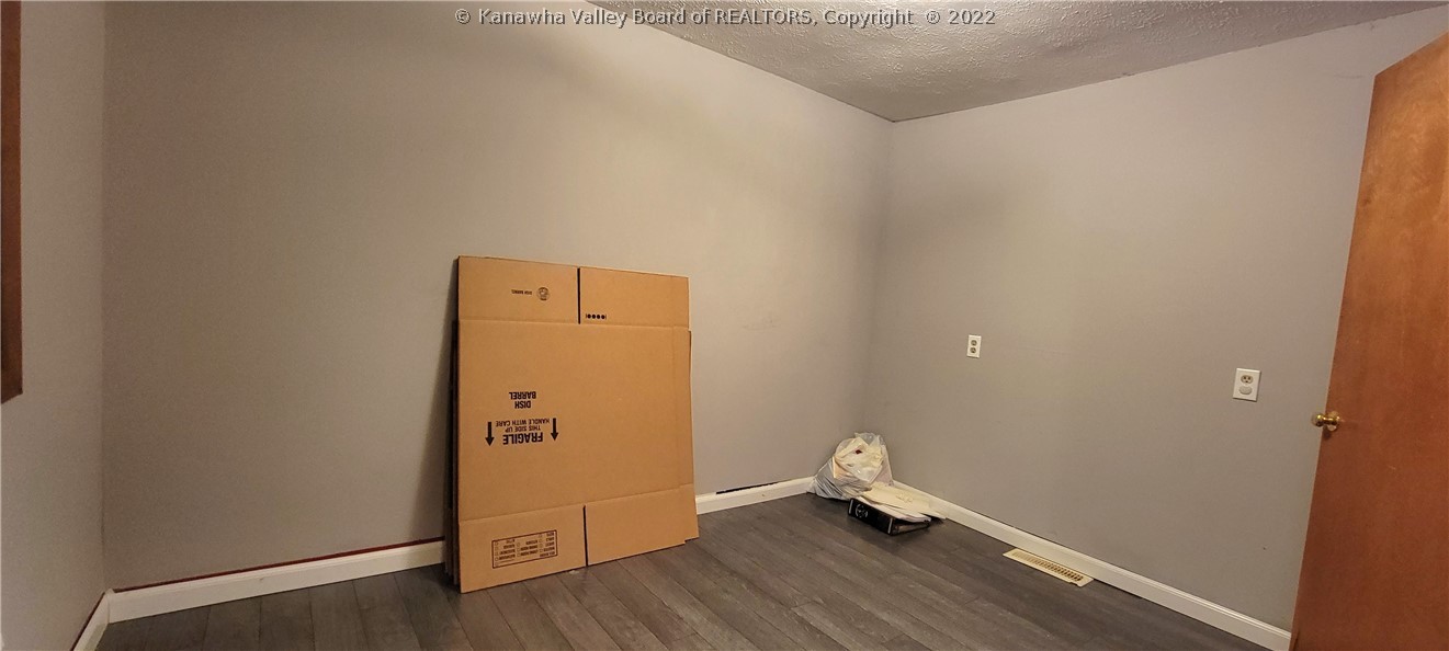4538 Victoria Road Charleston, WV 25313 - Photo 12 of 13 Gallery Image 12