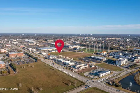 $3,067,500 | 306 Meadow Farm Drive, Lafayette, LA 70508