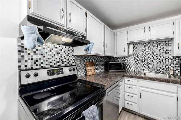 $217,900 | 1505 South Ouray Circle, Unit D, Aurora, CO 80017