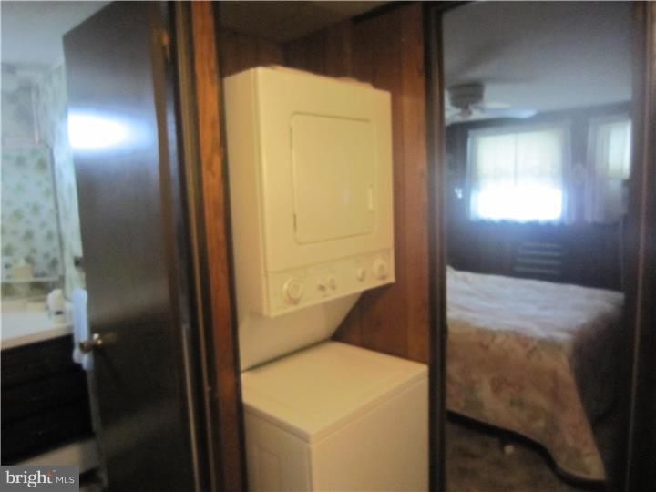 33 Bluebird Road Mantua, NJ 08051 - Photo 5 of 9 Laundry Room