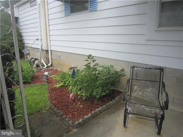 33 Bluebird Road Mantua, NJ 08051 - Photo 9 of 9 Patio