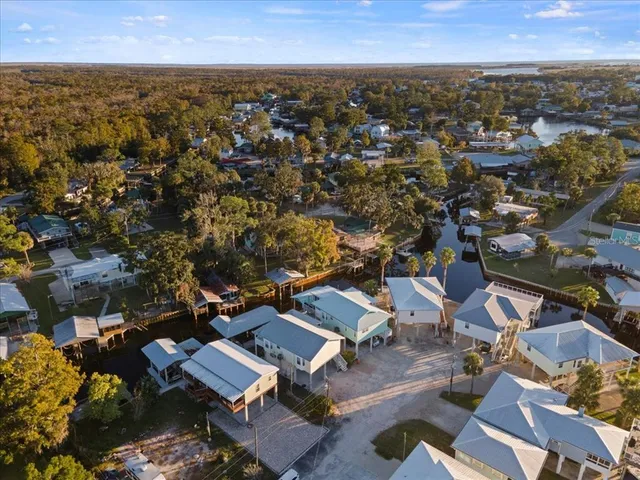 $435,000 | 159 Southeast 245th Street, Old Town, FL 32680