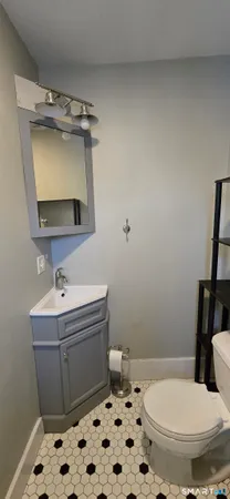 $1,400 | 57 Broad Street, Unit 5, Norwich, CT 06360