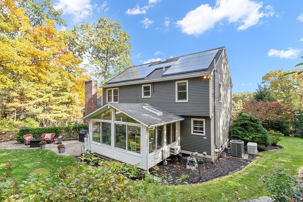 5 Abby Road Westford, MA 01886 - Photo 41 of 41 a front view of a house with garden