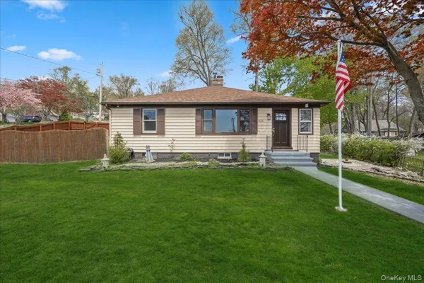 $449,900 | 532 Shore Drive, New Windsor, NY 12553