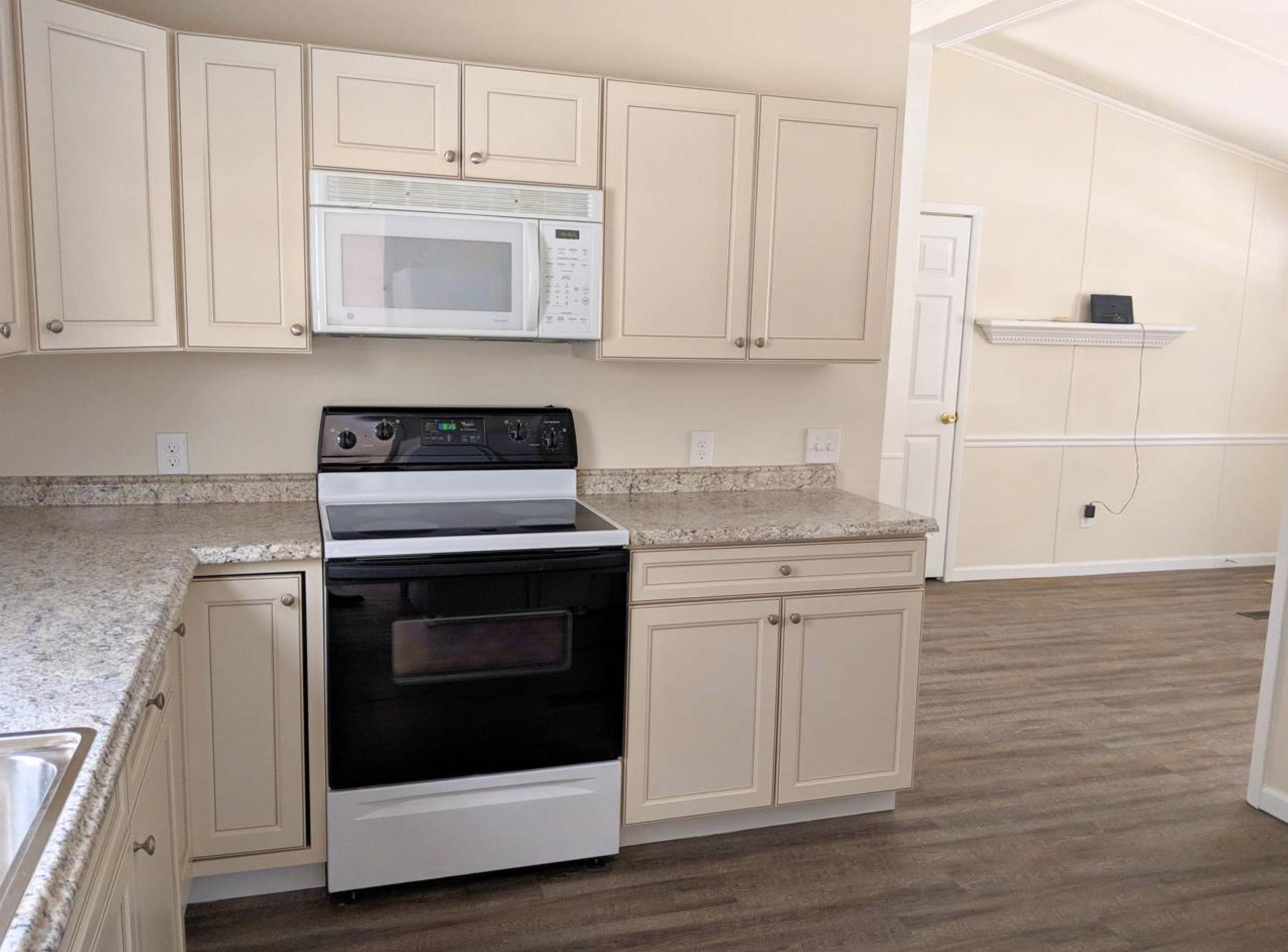131 Epping Road Exeter, NH 03833 - Photo 4 of 10 Gallery Image 4