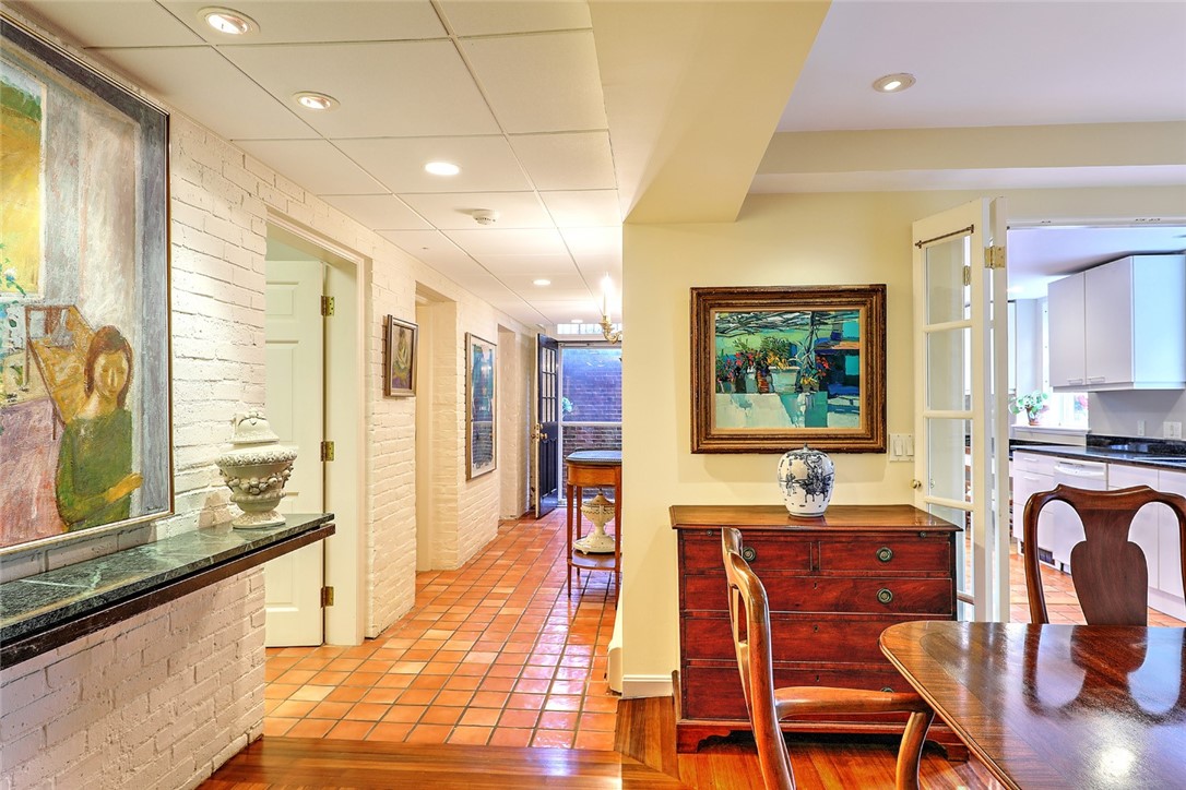 72 Manning Street, Unit 4 Providence, RI 02906 - Photo 15 of 39