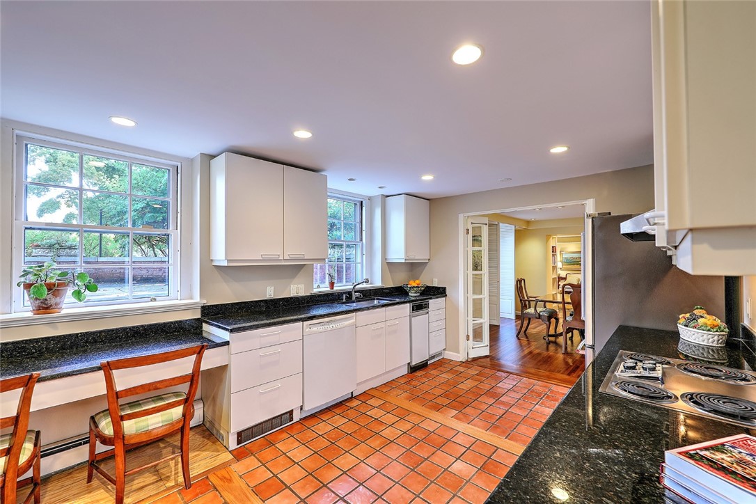 72 Manning Street, Unit 4 Providence, RI 02906 - Photo 21 of 39